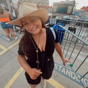 Meet your Posher, Liz